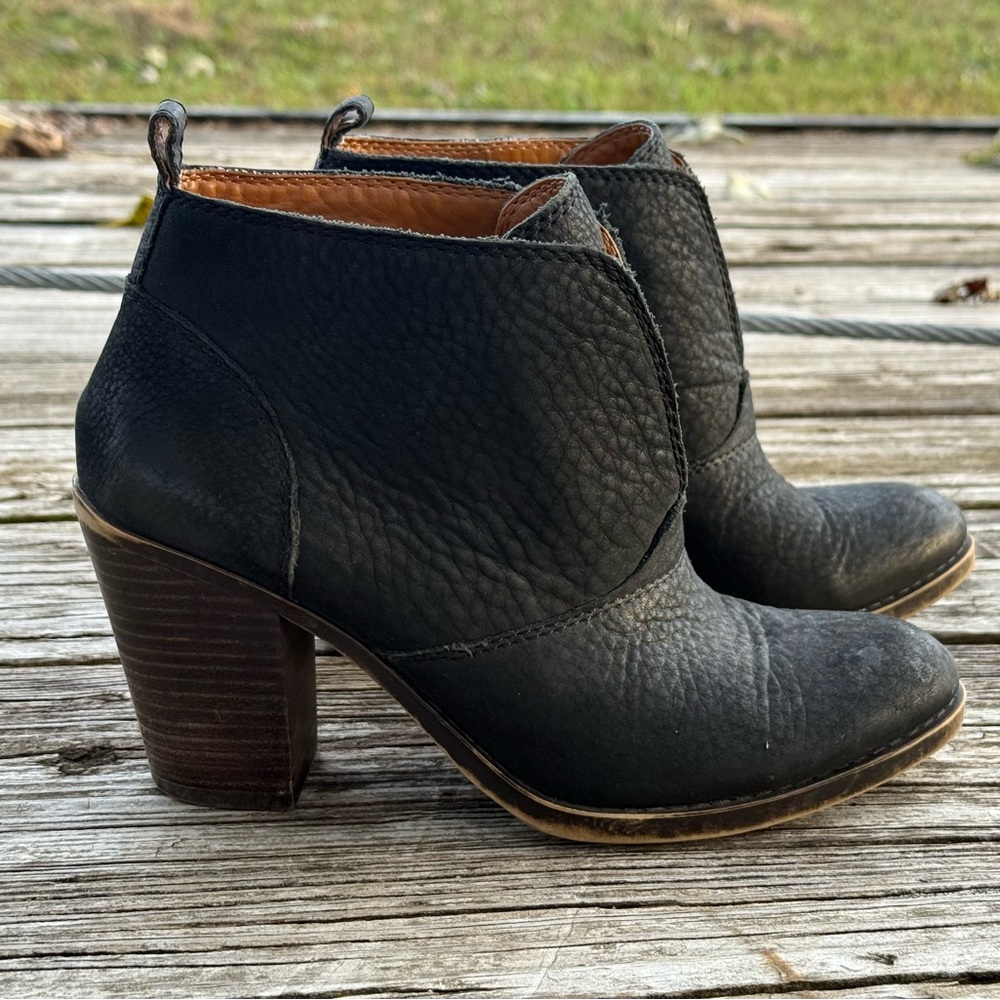 Lucky Brand Ehllen Ankle Booties Pebbled Black Leather Size 7